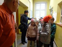 Wizyta dzieci ze SP 24 w Zabrzu w komisariacie IV Policji w Zabrzu