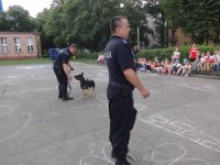 Prelekcja dotycząca bezpieczeństwa w kontaktach z psami przeprowadzona przez zabrzańskich policjantów