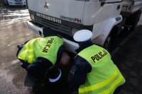 Policjanci zabrzańskiej drogówki podczas wojewódzkich działań &quot;Truck &amp;Bus&quot;