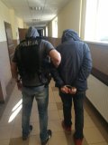 Zabrzańscy policjanci z zatrzymanym mężczyzną