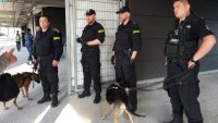 Śląscy policjanci podczas zabezpieczenia rozgrywek piłki nożnej pomiędzy drużynami Górnika Zabrze i GKS-u Katowice