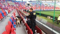 Śląscy policjanci podczas zabezpieczenia rozgrywek piłki nożnej pomiędzy drużynami Górnika Zabrze i GKS-u Katowice