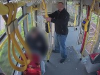 Mężczyzna podejrzewany o wybicie szyby w tramwaju