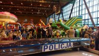 Zabrzańscy policjanci podczas imprezy mikołajkowej zorganizowanej dla przedszkolaków