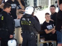Policjanci podczas zabezpieczenia meczu pomiędzy drużynami Górnika Zabrze i Wisły Kraków