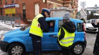 Zabrzańscy policjanci podczas akcji &quot;Wciep na luz z 88,7&quot; zorganizowanej wspólnie z Radio Piekary