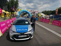 Zdjęcie kolorowe: policjanci podczas 76. Tur de Pologne