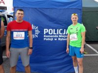 Zdjęcie kolorowe: policjanci podczas 11 PKO Bytomskiego Półmaratonu.