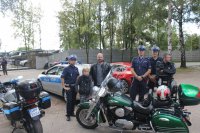 zdjęcie kolorowe: policjanci podczas motoserce 2019