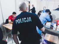 Zabrzańscy policjanci podczas szczepienia na covid-19