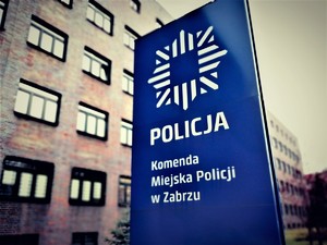 Znak informacyjny Komendy Miejskiej Policji w Zabrzu