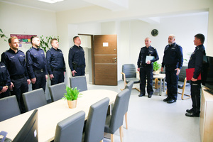 Policjanci podczas wprowadzenia nowego komendanta